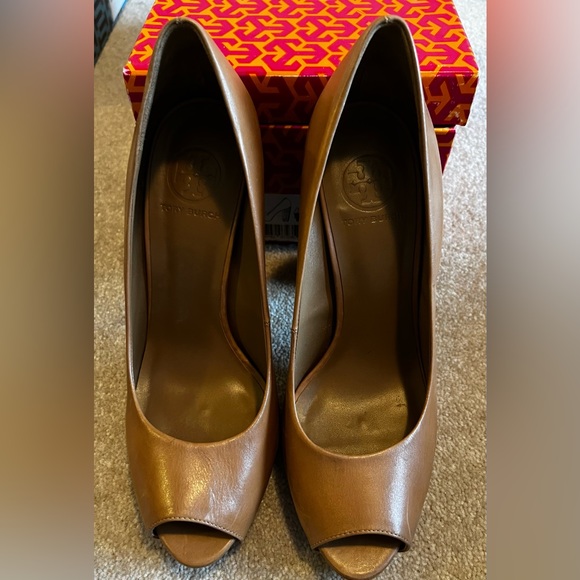 Tory Burch peep toe leather heels - Picture 2 of 5